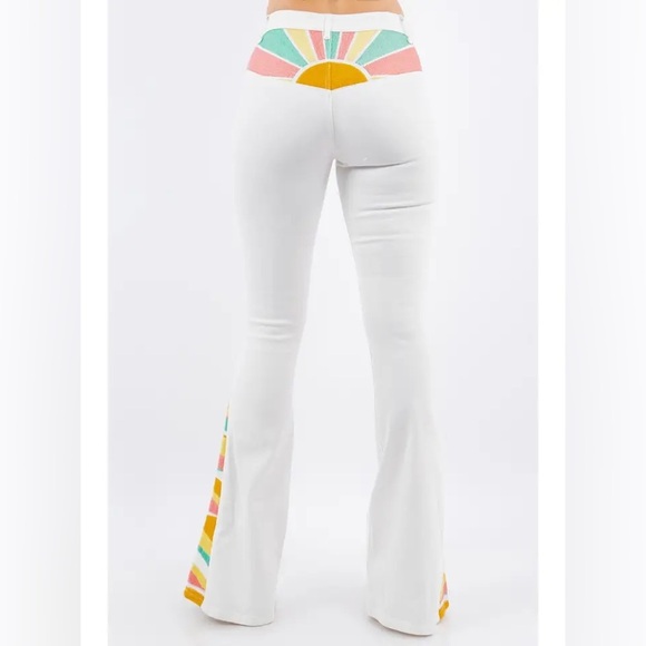 Wisteria Lane Sunrise Embroidered Jeans - Picture 1 of 2